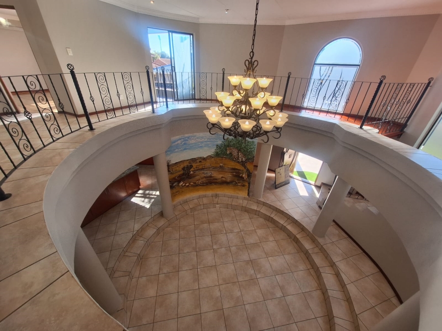 5 Bedroom Property for Sale in Roylglen Gardens Northern Cape